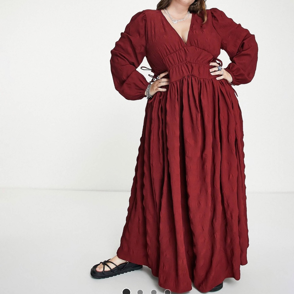 ASOS Design Curve - Gathered waist maxi dress in seersucker burnt rust fabric